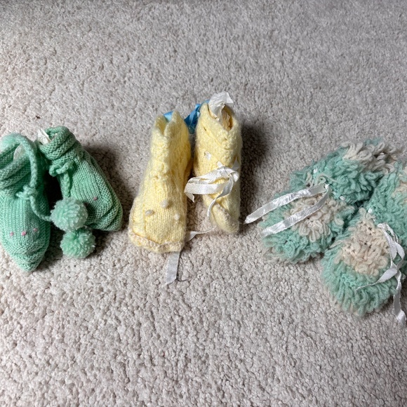 Lot of 3 Vintage Handmade Knitted Crochet Baby Booties - Picture 1 of 15